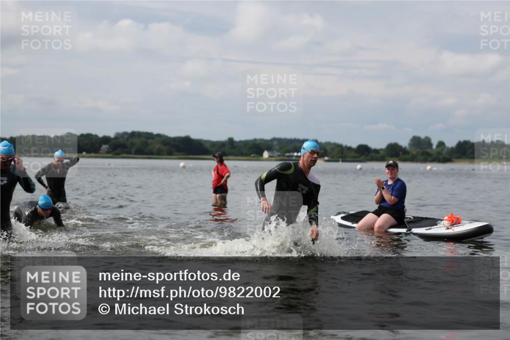 21.06.2026 - Viking Triathlon Michael Strokosch http://msf.ph/oto/9822002 21.06.2026 10:26:55 Schwimmen 7, 25, 176, 426, 453, 547, 575 meine-sportfotos.de