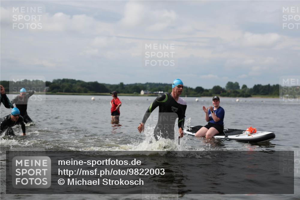 21.06.2026 - Viking Triathlon Michael Strokosch http://msf.ph/oto/9822003 21.06.2026 10:26:55 Schwimmen 7, 25, 176, 426, 453, 547, 575 meine-sportfotos.de