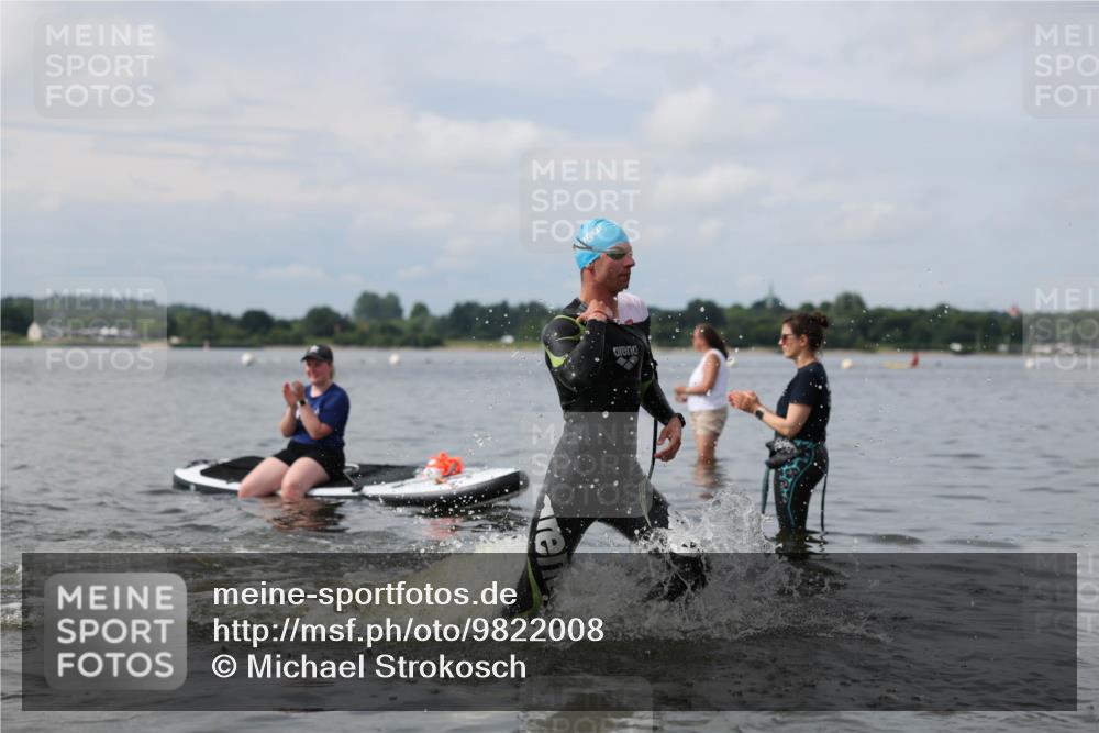 21.06.2026 - Viking Triathlon Michael Strokosch http://msf.ph/oto/9822008 21.06.2026 10:26:57 Schwimmen 7, 25, 176, 426, 547, 575 meine-sportfotos.de