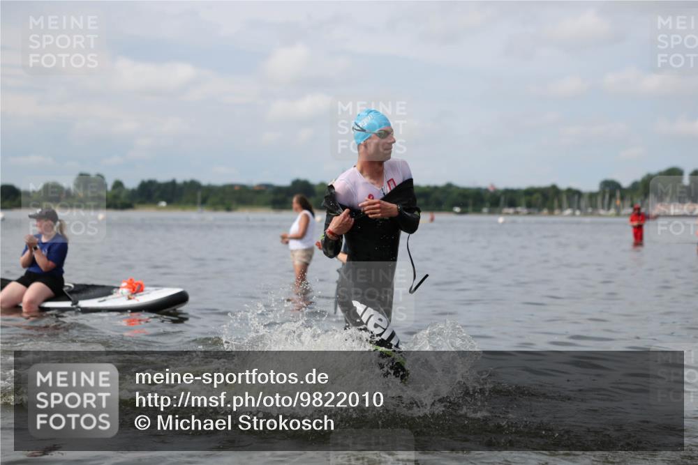 21.06.2026 - Viking Triathlon Michael Strokosch http://msf.ph/oto/9822010 21.06.2026 10:26:57 Schwimmen 7, 25, 176, 426, 547, 575 meine-sportfotos.de