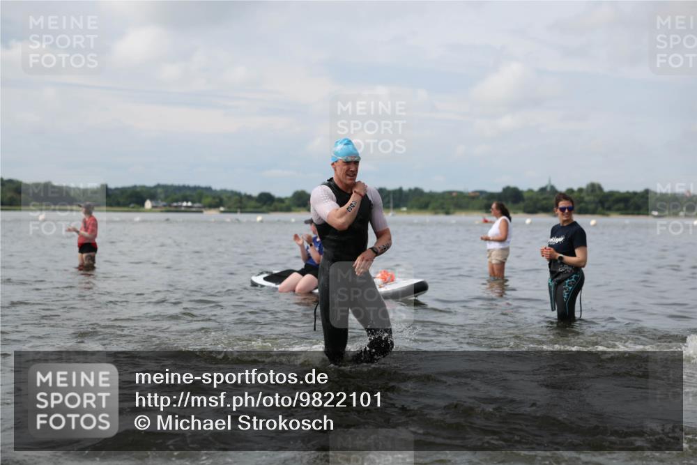 21.06.2026 - Viking Triathlon Michael Strokosch http://msf.ph/oto/9822101 21.06.2026 10:28:09 Schwimmen 19, 29, 119, 280, 342, 371, 565 meine-sportfotos.de