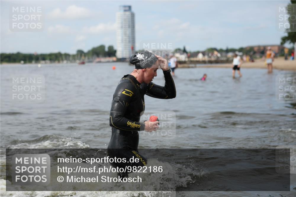21.06.2026 - Viking Triathlon Michael Strokosch http://msf.ph/oto/9822186 21.06.2026 10:29:19 Schwimmen 65, 441, 610, 640, 643 meine-sportfotos.de