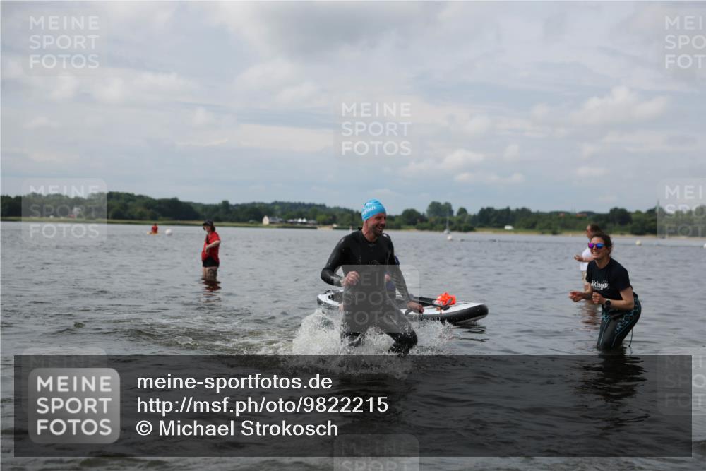 21.06.2026 - Viking Triathlon Michael Strokosch http://msf.ph/oto/9822215 21.06.2026 10:29:38 Schwimmen 74, 169, 359, 527, 610 meine-sportfotos.de