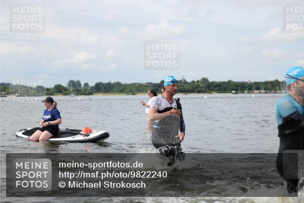 21.06.2026 - Viking Triathlon Michael Strokosch http://msf.ph/oto/9822240 21.06.2026 10:29:54 Schwimmen 31, 38, 169, 270, 359, 527 meine-sportfotos.de