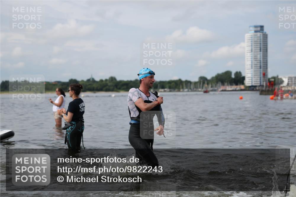 21.06.2026 - Viking Triathlon Michael Strokosch http://msf.ph/oto/9822243 21.06.2026 10:29:55 Schwimmen 31, 38, 169, 270, 359, 527 meine-sportfotos.de
