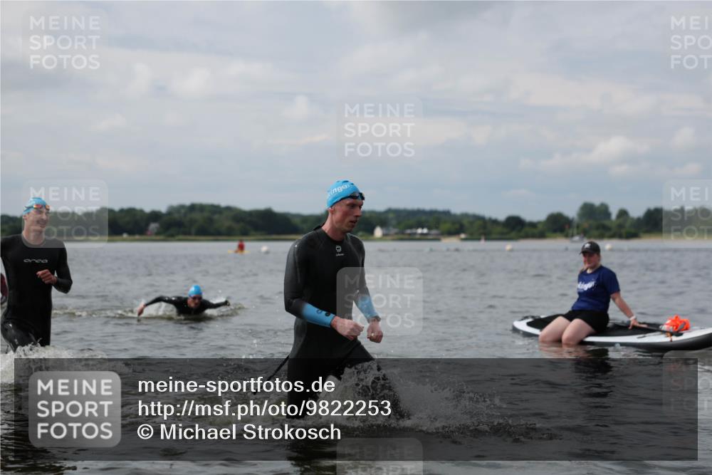 21.06.2026 - Viking Triathlon Michael Strokosch http://msf.ph/oto/9822253 21.06.2026 10:30:01 Schwimmen 31, 38, 104, 169, 270, 359, 527 meine-sportfotos.de