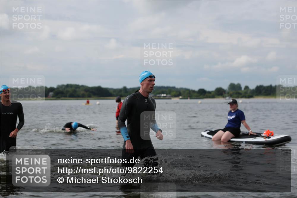 21.06.2026 - Viking Triathlon Michael Strokosch http://msf.ph/oto/9822254 21.06.2026 10:30:01 Schwimmen 31, 38, 104, 169, 270, 359, 527 meine-sportfotos.de