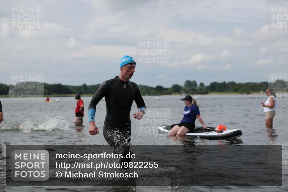 21.06.2026 - Viking Triathlon Michael Strokosch http://msf.ph/oto/9822255 21.06.2026 10:30:02 Schwimmen 27, 31, 38, 104, 169, 270, 359, 527 meine-sportfotos.de