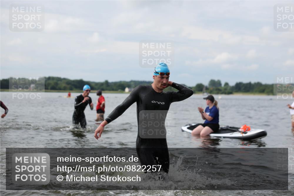 21.06.2026 - Viking Triathlon Michael Strokosch http://msf.ph/oto/9822257 21.06.2026 10:30:04 Schwimmen 27, 31, 38, 104, 270 meine-sportfotos.de
