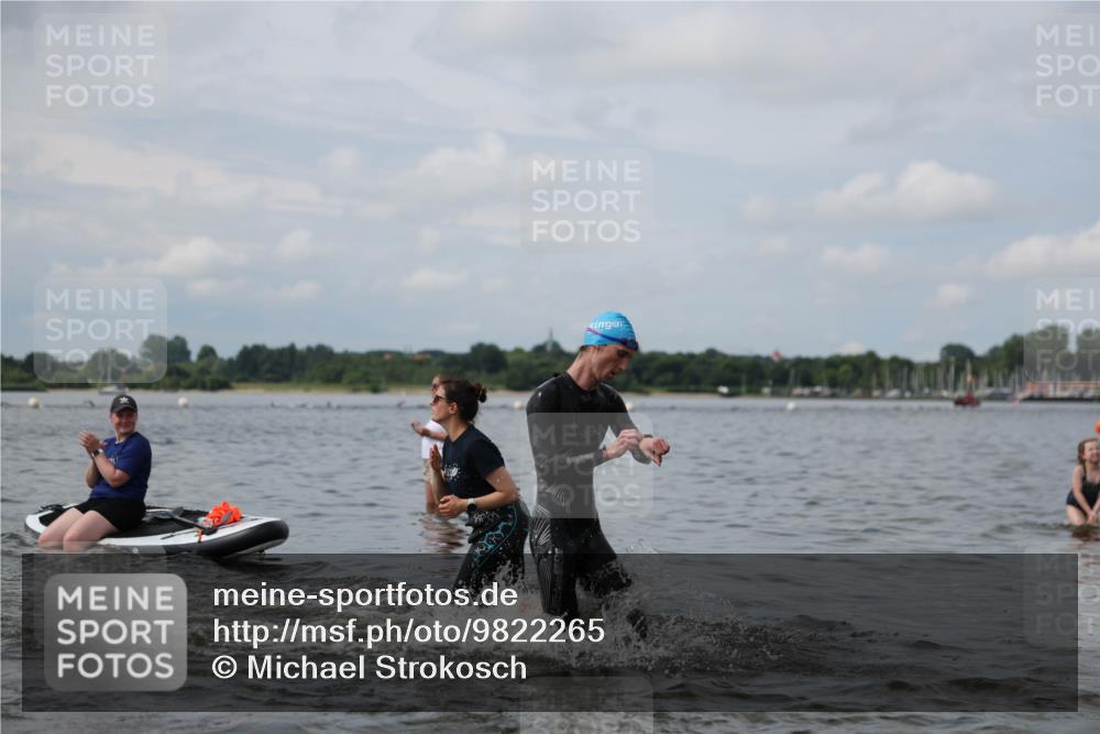 21.06.2026 - Viking Triathlon Michael Strokosch http://msf.ph/oto/9822265 21.06.2026 10:30:09 Schwimmen 27, 31, 38, 104, 270 meine-sportfotos.de