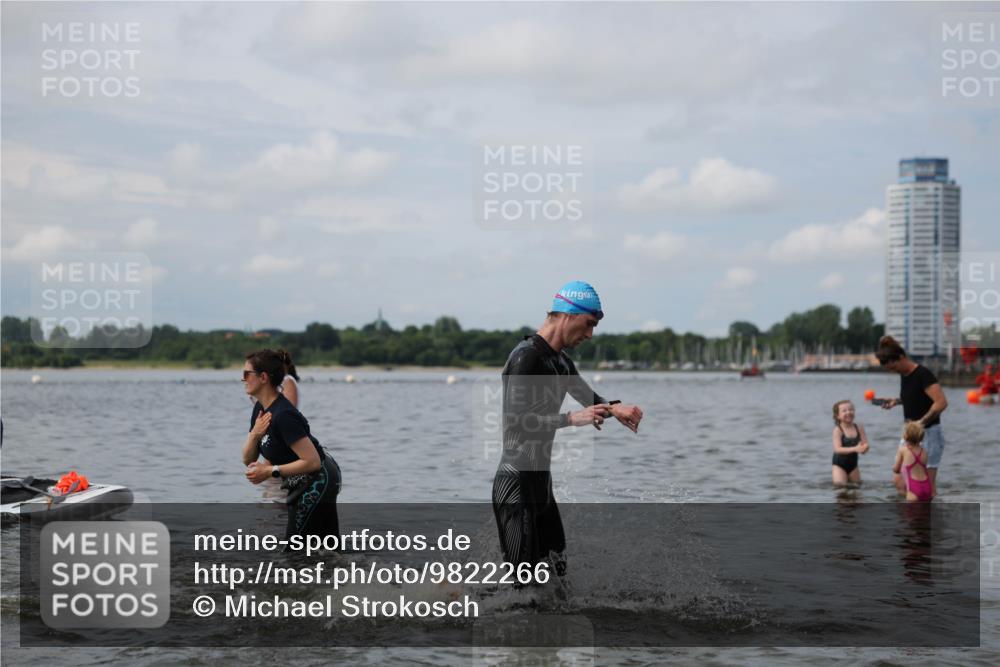21.06.2026 - Viking Triathlon Michael Strokosch http://msf.ph/oto/9822266 21.06.2026 10:30:09 Schwimmen 27, 31, 38, 104, 270 meine-sportfotos.de