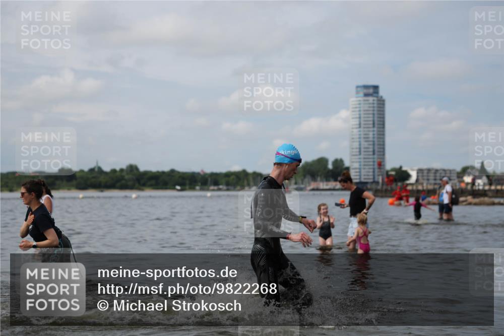 21.06.2026 - Viking Triathlon Michael Strokosch http://msf.ph/oto/9822268 21.06.2026 10:30:09 Schwimmen 27, 31, 38, 104, 270 meine-sportfotos.de