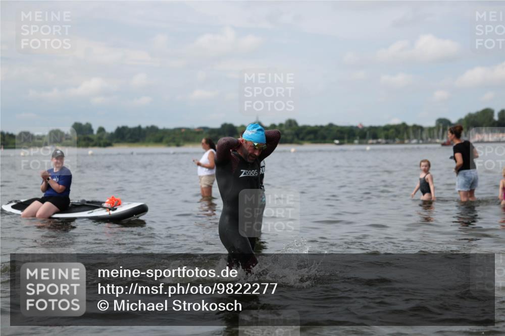 21.06.2026 - Viking Triathlon Michael Strokosch http://msf.ph/oto/9822277 21.06.2026 10:30:13 Schwimmen 27, 38, 104, 218 meine-sportfotos.de