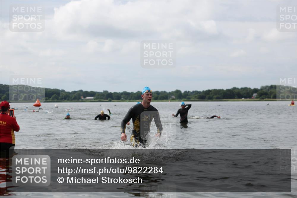 21.06.2026 - Viking Triathlon Michael Strokosch http://msf.ph/oto/9822284 21.06.2026 10:30:16 Schwimmen 27, 38, 42, 104, 218 meine-sportfotos.de