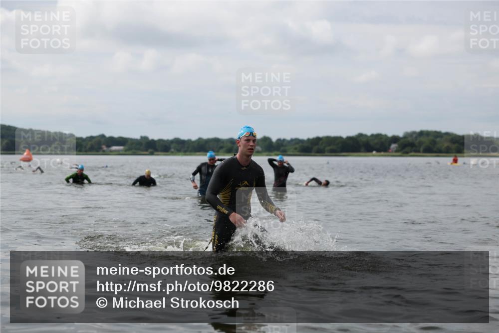 21.06.2026 - Viking Triathlon Michael Strokosch http://msf.ph/oto/9822286 21.06.2026 10:30:17 Schwimmen 5, 27, 42, 104, 218 meine-sportfotos.de