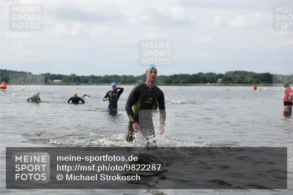21.06.2026 - Viking Triathlon Michael Strokosch http://msf.ph/oto/9822287 21.06.2026 10:30:17 Schwimmen 5, 27, 42, 104, 218 meine-sportfotos.de