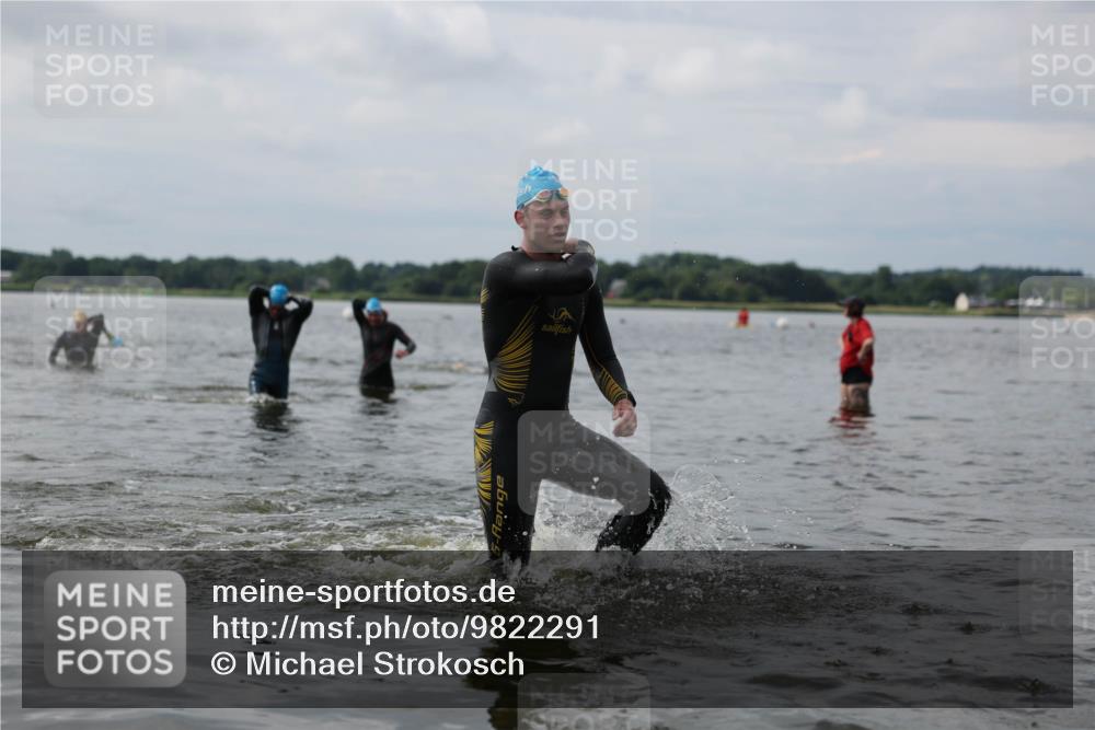 21.06.2026 - Viking Triathlon Michael Strokosch http://msf.ph/oto/9822291 21.06.2026 10:30:18 Schwimmen 5, 27, 42, 103, 104, 218 meine-sportfotos.de