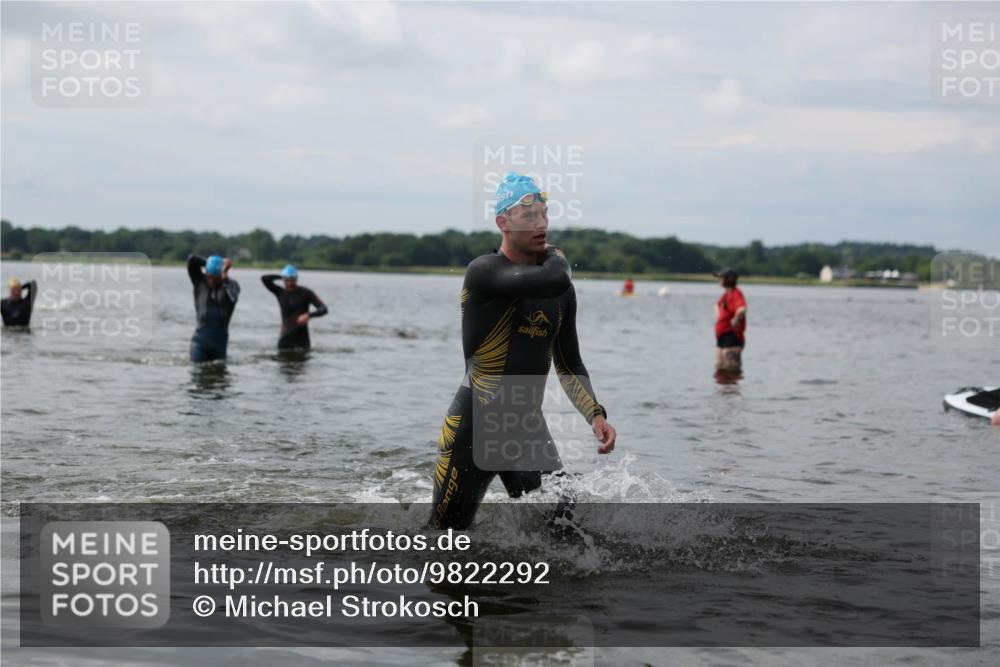 21.06.2026 - Viking Triathlon Michael Strokosch http://msf.ph/oto/9822292 21.06.2026 10:30:18 Schwimmen 5, 27, 42, 103, 104, 218 meine-sportfotos.de