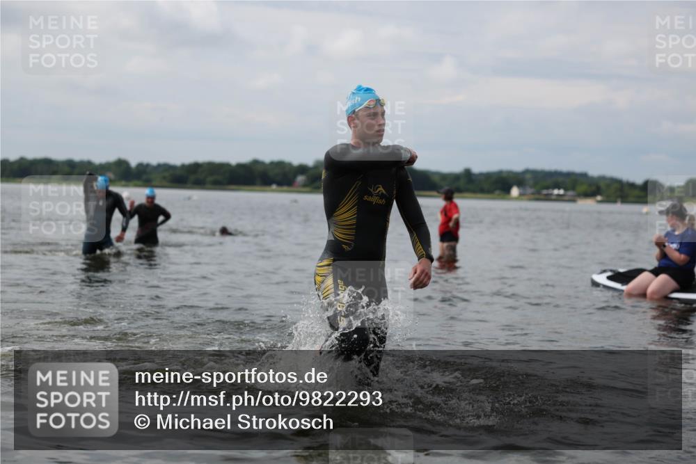 21.06.2026 - Viking Triathlon Michael Strokosch http://msf.ph/oto/9822293 21.06.2026 10:30:19 Schwimmen 5, 27, 42, 103, 104, 218 meine-sportfotos.de