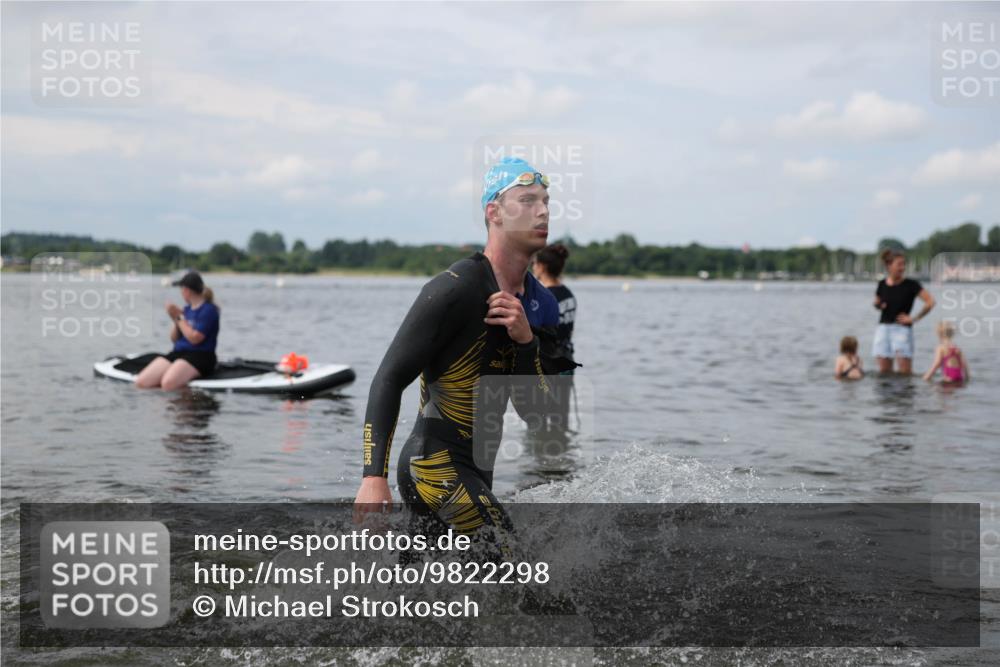 21.06.2026 - Viking Triathlon Michael Strokosch http://msf.ph/oto/9822298 21.06.2026 10:30:20 Schwimmen 5, 27, 42, 103, 104, 218 meine-sportfotos.de