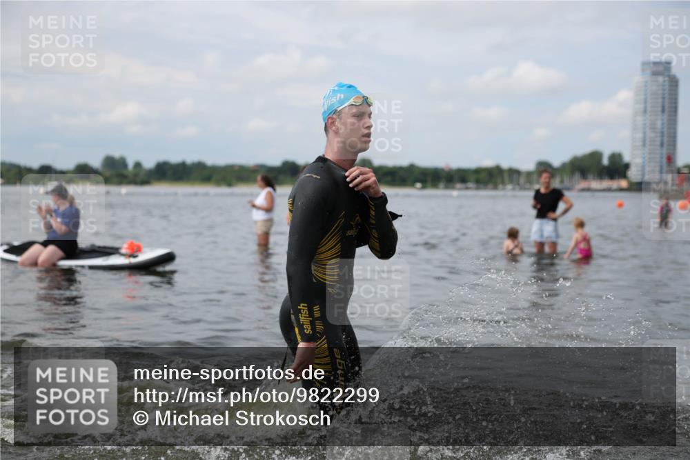 21.06.2026 - Viking Triathlon Michael Strokosch http://msf.ph/oto/9822299 21.06.2026 10:30:21 Schwimmen 5, 27, 42, 103, 104, 218 meine-sportfotos.de