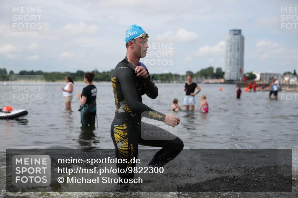 21.06.2026 - Viking Triathlon Michael Strokosch http://msf.ph/oto/9822300 21.06.2026 10:30:21 Schwimmen 5, 27, 42, 103, 104, 218 meine-sportfotos.de