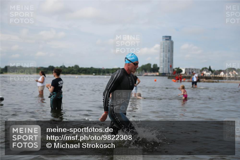 21.06.2026 - Viking Triathlon Michael Strokosch http://msf.ph/oto/9822308 21.06.2026 10:30:30 Schwimmen 5, 42, 103, 218, 337, 394 meine-sportfotos.de