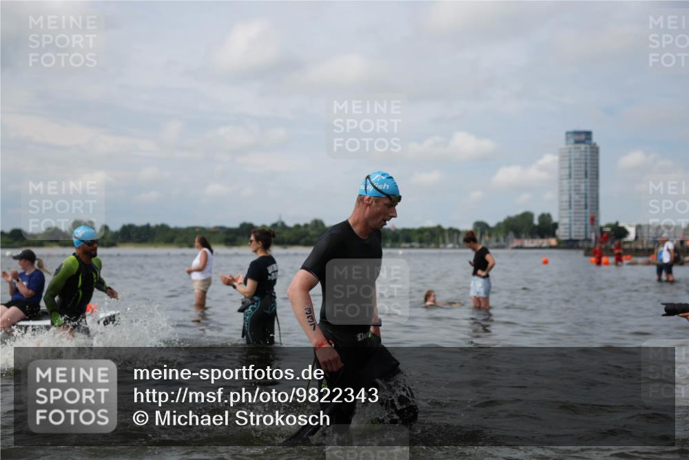21.06.2026 - Viking Triathlon Michael Strokosch http://msf.ph/oto/9822343 21.06.2026 10:30:42 Schwimmen 5, 103, 131, 337, 394 meine-sportfotos.de