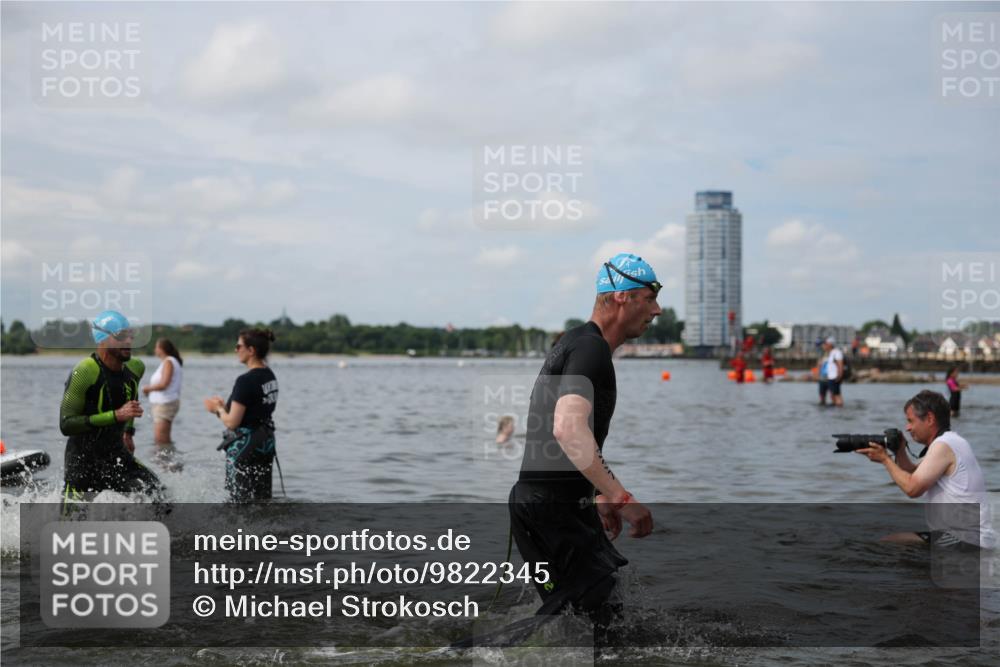 21.06.2026 - Viking Triathlon Michael Strokosch http://msf.ph/oto/9822345 21.06.2026 10:30:42 Schwimmen 5, 103, 131, 337, 394 meine-sportfotos.de