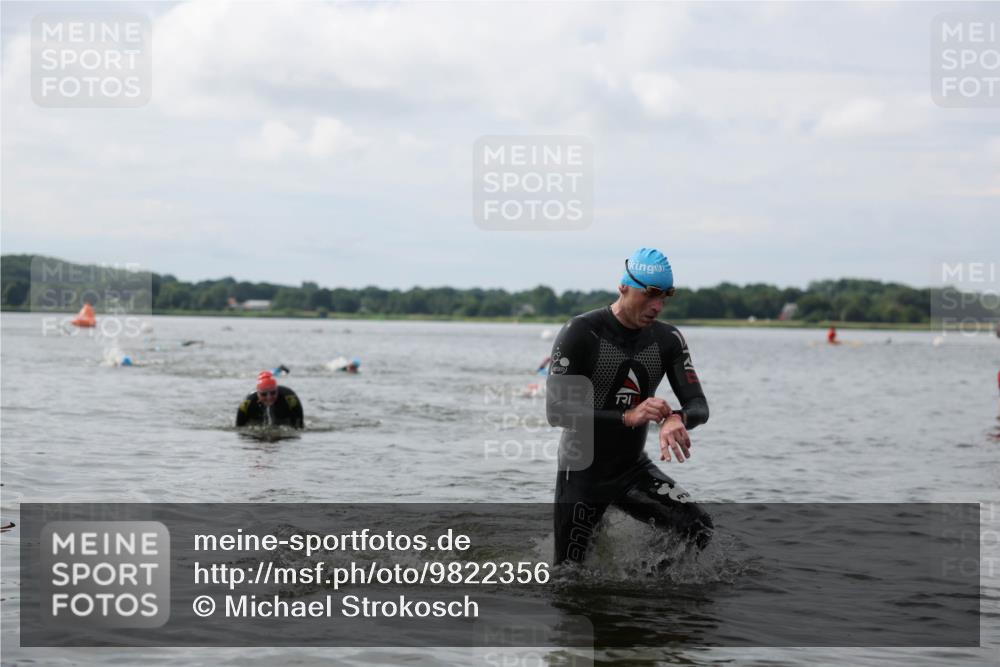 21.06.2026 - Viking Triathlon Michael Strokosch http://msf.ph/oto/9822356 21.06.2026 10:30:54 Schwimmen 131, 454, 665 meine-sportfotos.de