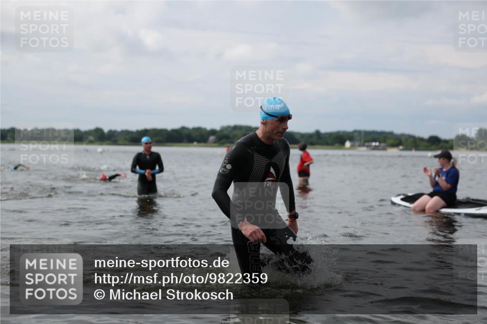 21.06.2026 - Viking Triathlon Michael Strokosch http://msf.ph/oto/9822359 21.06.2026 10:30:55 Schwimmen 131, 454, 665 meine-sportfotos.de