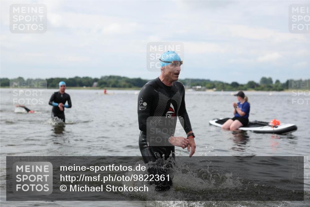 21.06.2026 - Viking Triathlon Michael Strokosch http://msf.ph/oto/9822361 21.06.2026 10:30:56 Schwimmen 131, 454, 637, 665 meine-sportfotos.de