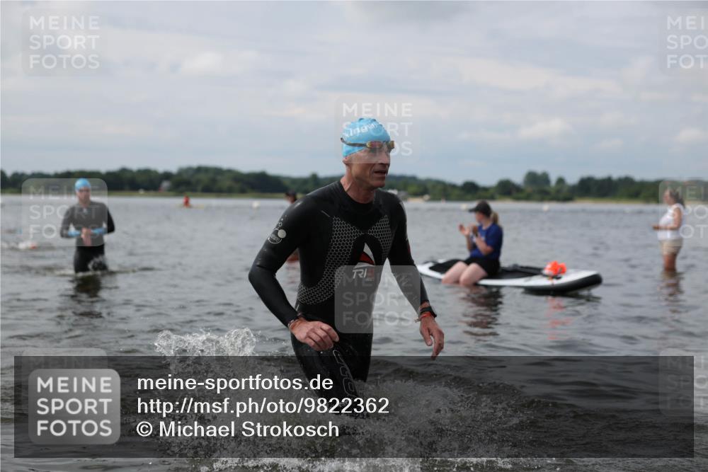 21.06.2026 - Viking Triathlon Michael Strokosch http://msf.ph/oto/9822362 21.06.2026 10:30:56 Schwimmen 131, 454, 637, 665 meine-sportfotos.de