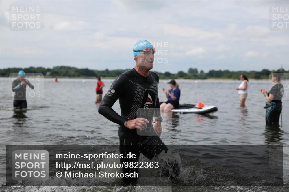 21.06.2026 - Viking Triathlon Michael Strokosch http://msf.ph/oto/9822363 21.06.2026 10:30:56 Schwimmen 131, 454, 637, 665 meine-sportfotos.de