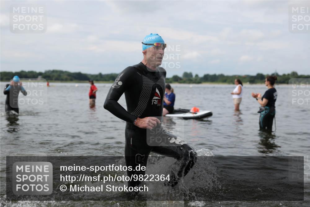 21.06.2026 - Viking Triathlon Michael Strokosch http://msf.ph/oto/9822364 21.06.2026 10:30:57 Schwimmen 131, 454, 637, 665 meine-sportfotos.de