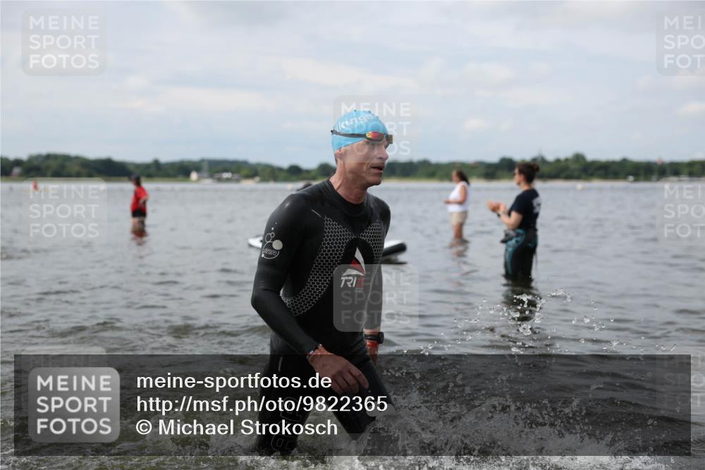21.06.2026 - Viking Triathlon Michael Strokosch http://msf.ph/oto/9822365 21.06.2026 10:30:57 Schwimmen 131, 454, 637, 665 meine-sportfotos.de