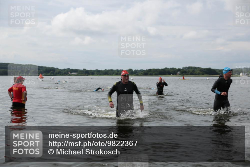 21.06.2026 - Viking Triathlon Michael Strokosch http://msf.ph/oto/9822367 21.06.2026 10:31:00 Schwimmen 98, 131, 454, 569, 637, 665 meine-sportfotos.de