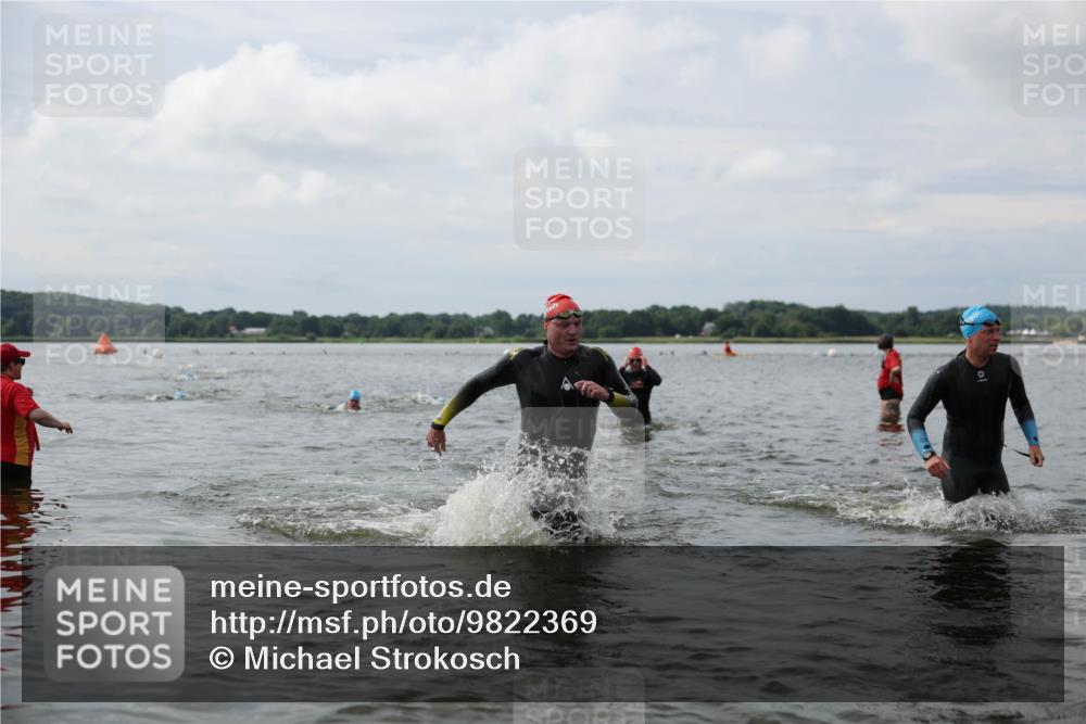 21.06.2026 - Viking Triathlon Michael Strokosch http://msf.ph/oto/9822369 21.06.2026 10:31:00 Schwimmen 98, 131, 454, 569, 637, 665 meine-sportfotos.de