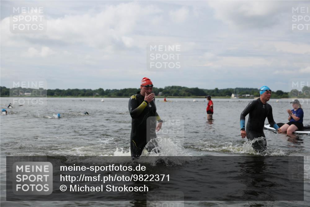 21.06.2026 - Viking Triathlon Michael Strokosch http://msf.ph/oto/9822371 21.06.2026 10:31:01 Schwimmen 98, 131, 454, 569, 637, 665 meine-sportfotos.de