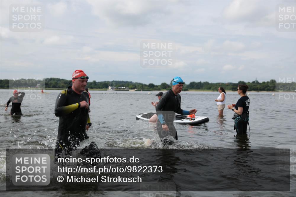 21.06.2026 - Viking Triathlon Michael Strokosch http://msf.ph/oto/9822373 21.06.2026 10:31:01 Schwimmen 98, 131, 454, 569, 637, 665 meine-sportfotos.de