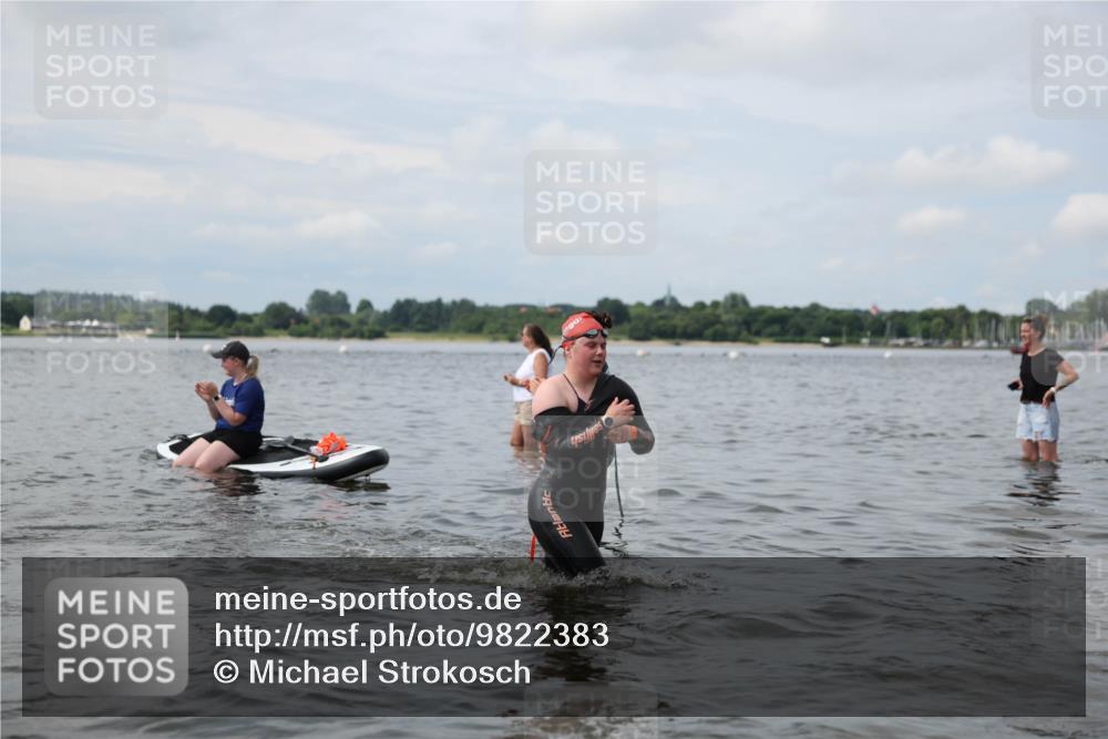 21.06.2026 - Viking Triathlon Michael Strokosch http://msf.ph/oto/9822383 21.06.2026 10:31:10 Schwimmen 14, 98, 486, 569, 637 meine-sportfotos.de