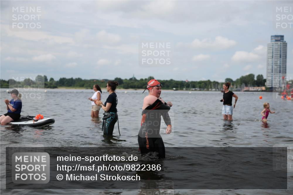 21.06.2026 - Viking Triathlon Michael Strokosch http://msf.ph/oto/9822386 21.06.2026 10:31:11 Schwimmen 14, 98, 486, 569, 637 meine-sportfotos.de