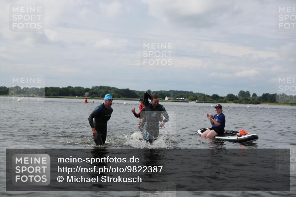 21.06.2026 - Viking Triathlon Michael Strokosch http://msf.ph/oto/9822387 21.06.2026 10:31:14 Schwimmen 14, 98, 486, 569, 637 meine-sportfotos.de