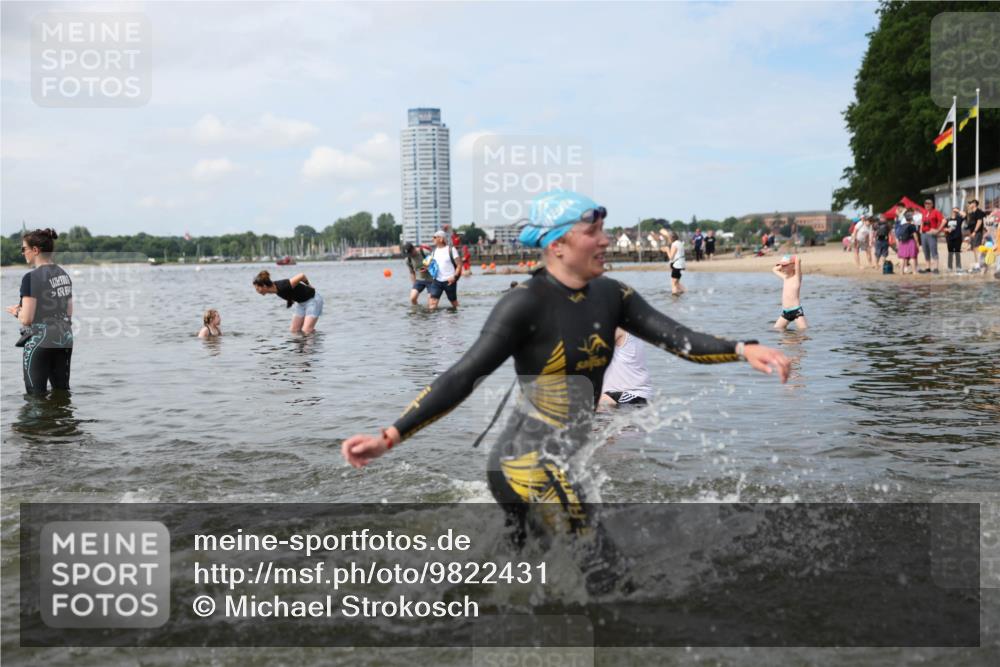 21.06.2026 - Viking Triathlon Michael Strokosch http://msf.ph/oto/9822431 21.06.2026 10:31:41 Schwimmen 17, 278, 487, 506 meine-sportfotos.de