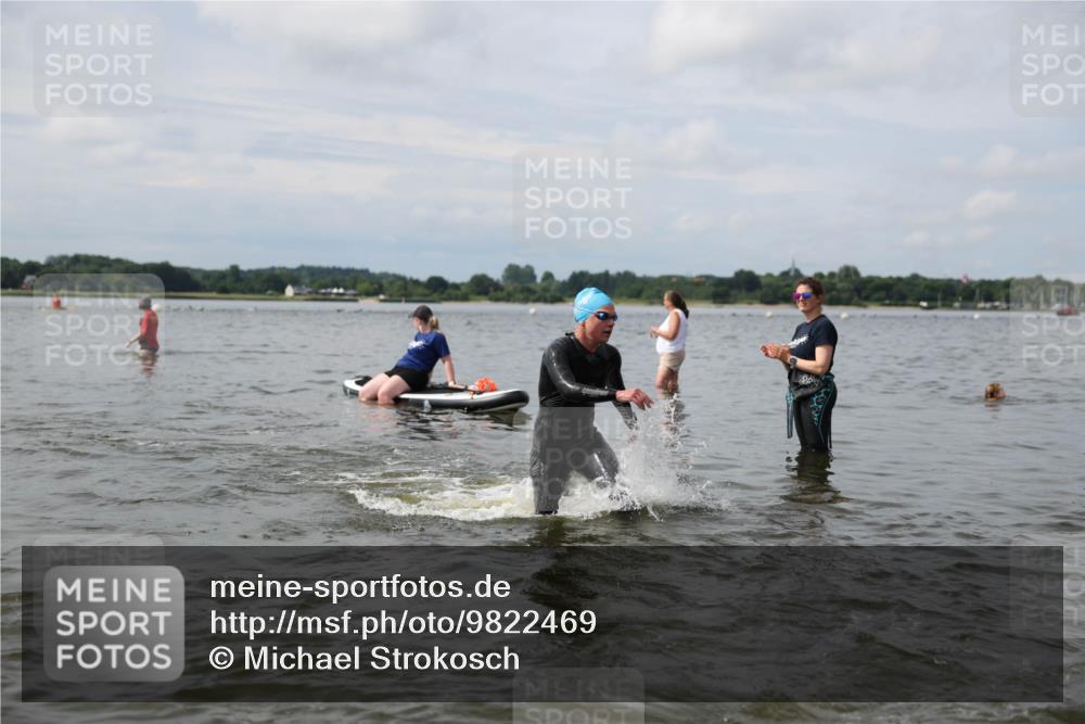21.06.2026 - Viking Triathlon Michael Strokosch http://msf.ph/oto/9822469 21.06.2026 10:32:19 Schwimmen 13, 145 meine-sportfotos.de