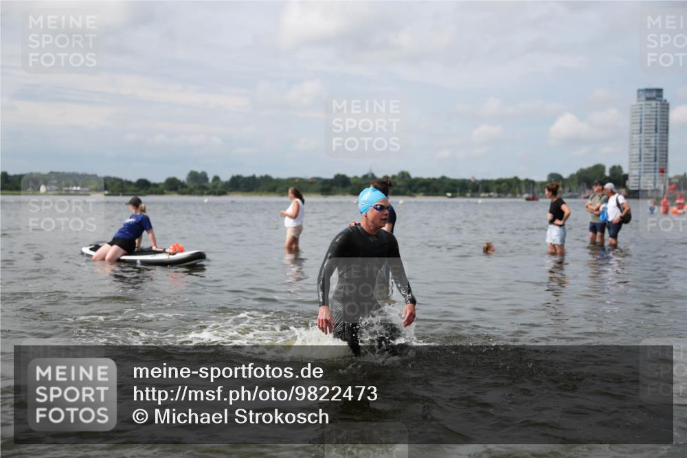 21.06.2026 - Viking Triathlon Michael Strokosch http://msf.ph/oto/9822473 21.06.2026 10:32:19 Schwimmen 13, 145 meine-sportfotos.de