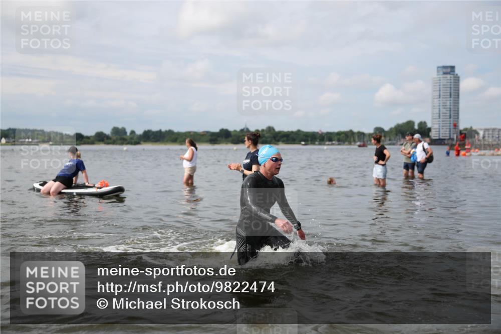 21.06.2026 - Viking Triathlon Michael Strokosch http://msf.ph/oto/9822474 21.06.2026 10:32:20 Schwimmen 13, 145 meine-sportfotos.de