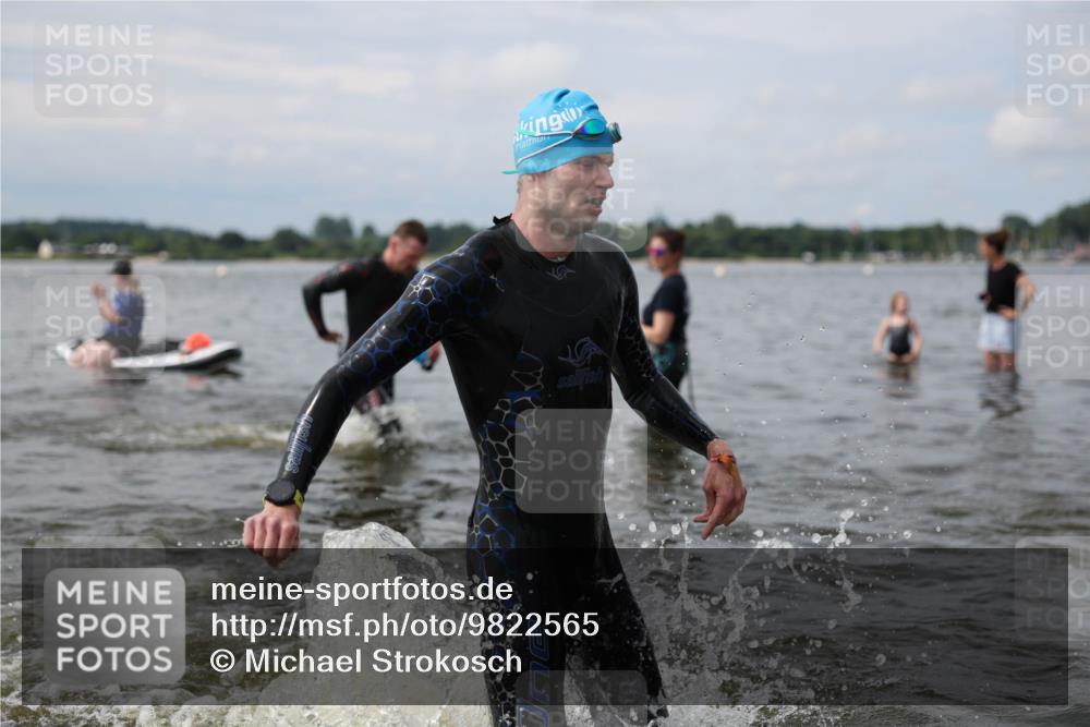 21.06.2026 - Viking Triathlon Michael Strokosch http://msf.ph/oto/9822565 21.06.2026 10:33:16 Schwimmen 109, 238, 446, 579, 625 meine-sportfotos.de