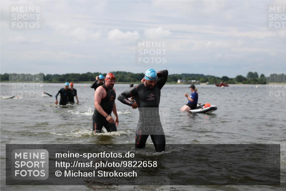 21.06.2026 - Viking Triathlon Michael Strokosch http://msf.ph/oto/9822658 21.06.2026 10:34:01 Schwimmen 47, 102, 154, 221, 265, 343, 432, 462, 627, 660, 664 meine-sportfotos.de