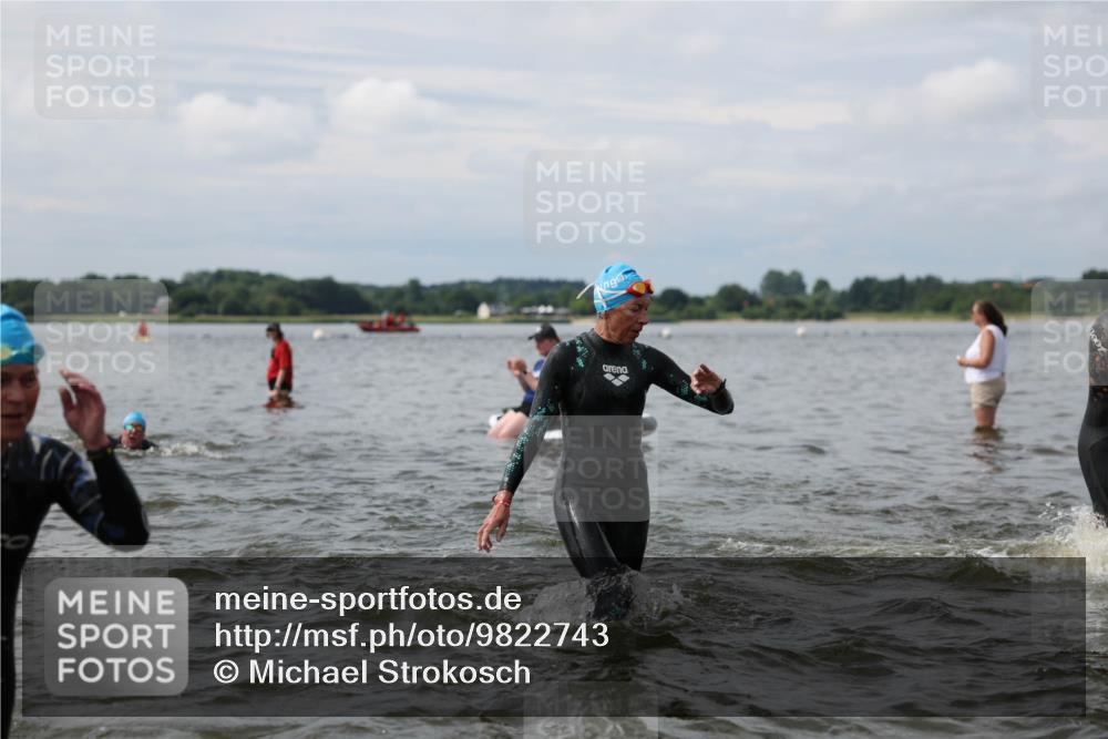 21.06.2026 - Viking Triathlon Michael Strokosch http://msf.ph/oto/9822743 21.06.2026 10:34:44 Schwimmen 26, 51, 82, 118, 161, 199, 255, 267, 386, 391, 440, 536 meine-sportfotos.de